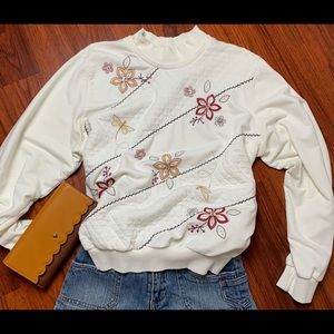 Alfred Dunner white\cream sweater